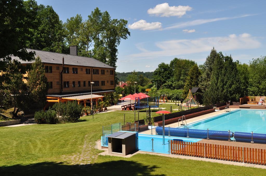 Sporthotel Barborka Hluboká nad Vltavou Exterior foto
